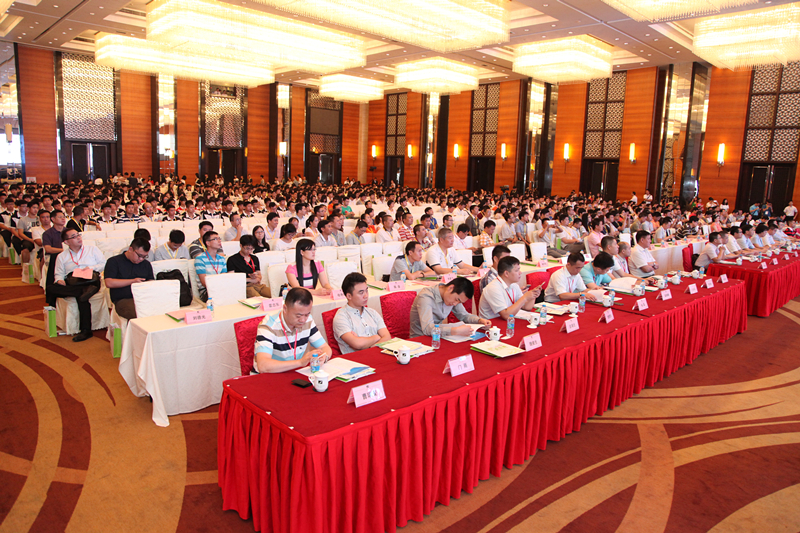 亮點科技聯(lián)合業(yè)界精英企業(yè)共同發(fā)起并成立了《東莞市電子商務(wù)協(xié)會》！